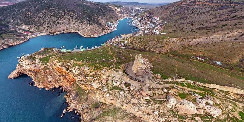 Балаклавская бухта и Чембало