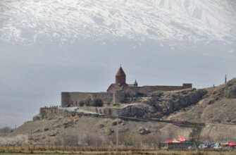 Хор Вирап и Арарат